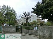 高田小学校 950m