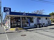 大戸屋 徒歩14分。 1110m