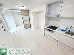 京急大師線 港町駅 徒歩7分の賃貸アパート 2階1LDKのリビング/ダイニング