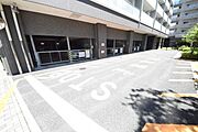 ★敷地内には屋内駐車場完備★