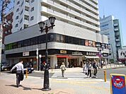 書店 50m