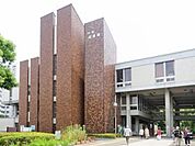 平塚市中央図書館 717m