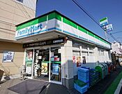 ファミリーマート入曽駅前店 815m