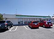 ファミリーマート所沢東新井町店 618m