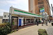 ファミリーマートトモニー小手指駅店 376m