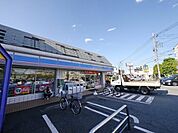 ローソン所沢花園2丁目店 徒歩11分。コンビニ 880m
