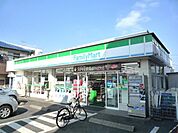 ファミリーマート 200m