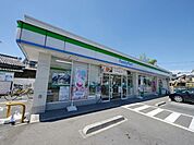 ファミリーマート東狭山ヶ丘一丁目店 424m