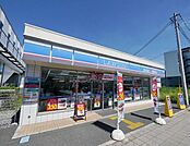 ローソン武蔵藤沢駅前店 325m