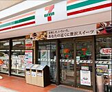 セブンイレブン江東門前仲町1丁目店 徒歩1分。コンビニ 60m