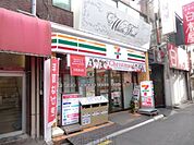 セブンイレブン 徒歩9分。コンビニ 660m
