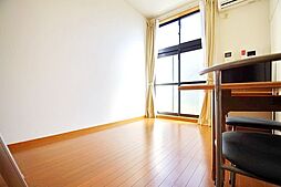 レオパレスＭＩＬＫ 101 1階1Kのリビング/ダイニング