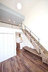 チトフナアパートメント 2階ワンルームのリビング/ダイニング