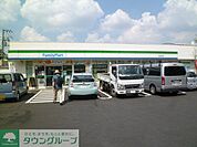 ファミリーマート世田谷粕谷店 徒歩6分。コンビニ 430m