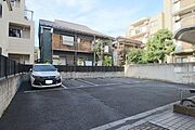 ★敷地内駐車場★（空き状況・使用料等詳細はご確認下さい）