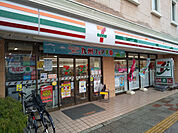セブンイレブン板橋大谷口上町店まで230ｍ