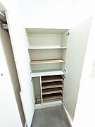 玄関　下駄箱