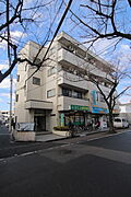 商店街や区役所も近く便利な立地です