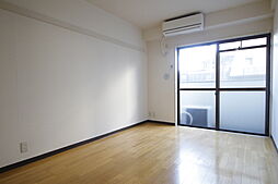 ヤマダコーポ 102 1階ワンルームのリビング/ダイニング