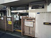 渋谷区立代々木図書館まで100ｍ