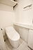 トイレ：★トイレの上部には収納棚付き★