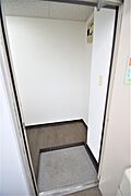 玄関から見たお部屋