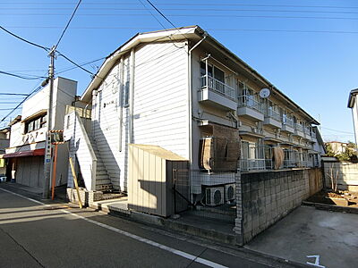 外観：★南東向き2階建・閑静な住宅街の立地★