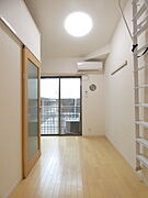 ★4.2帖・家具のレイアウトにこだわりたくなるお部屋ですね★