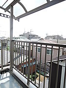 明るく日当たりの良いバルコニー♪