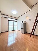 ※冷蔵庫・電子レンジは残置物です。