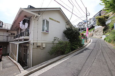 外観：屏風ヶ浦駅徒歩6分・コンビニ徒歩5分（350m）圏内