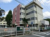 逗子市立久木中学校まで550m