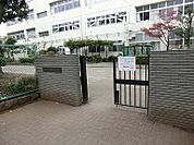 横浜市立瀬谷小学校まで700ｍ