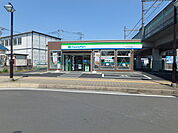 ファミリーマートいずみ中央駅前店まで650m