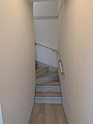 手摺付の階段です。