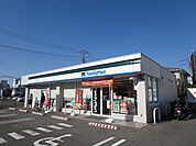 ファミリーマートまで80ｍ
