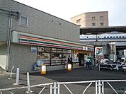 セブン-イレブン 新横浜駅南口店まで200ｍ