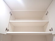 玄関上部の収納スペース♪