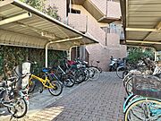 敷地内屋根付き駐輪場有★