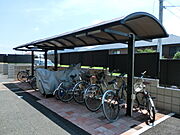 屋根付き駐輪場（駐輪無料）