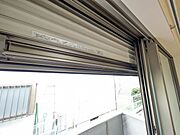 シャッター雨戸付き♪