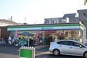 ファミリーマート 越谷東大沢店まで600ｍ