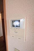 来訪者の確認ができるTVドアホン付き！