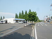 ローソン滑川森林公園駅前店まで450ｍ