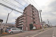 ＲＣ造7階建ての重厚なマンションです♪