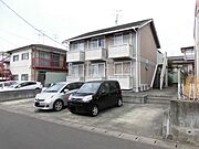 建物前が駐車場です☆