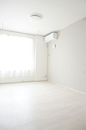 メリディアン・ナオミ 101 1階1LDKのリビング/ダイニング