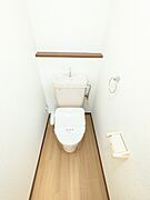 ★★トイレは嬉しい洗浄機能付き便座です♪★★