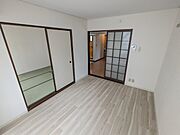 ★★南側、6帖の洋室です♪★★