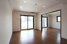 伊予鉄道市駅線 警察署前駅 徒歩4分の賃貸マンション 4階2LDKのリビング/ダイニング